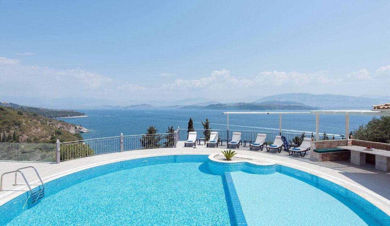 Villa à Corfou avec vue imprenable sur la mer à Kouloura